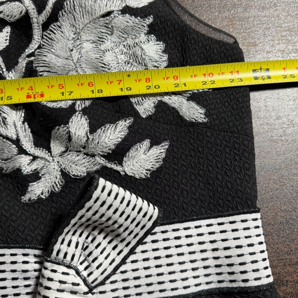 Tadashi Shoji Sentei Gown Ivory Black Embroidered Floral Formal Dress 20Q READ - Picture 14 of 16